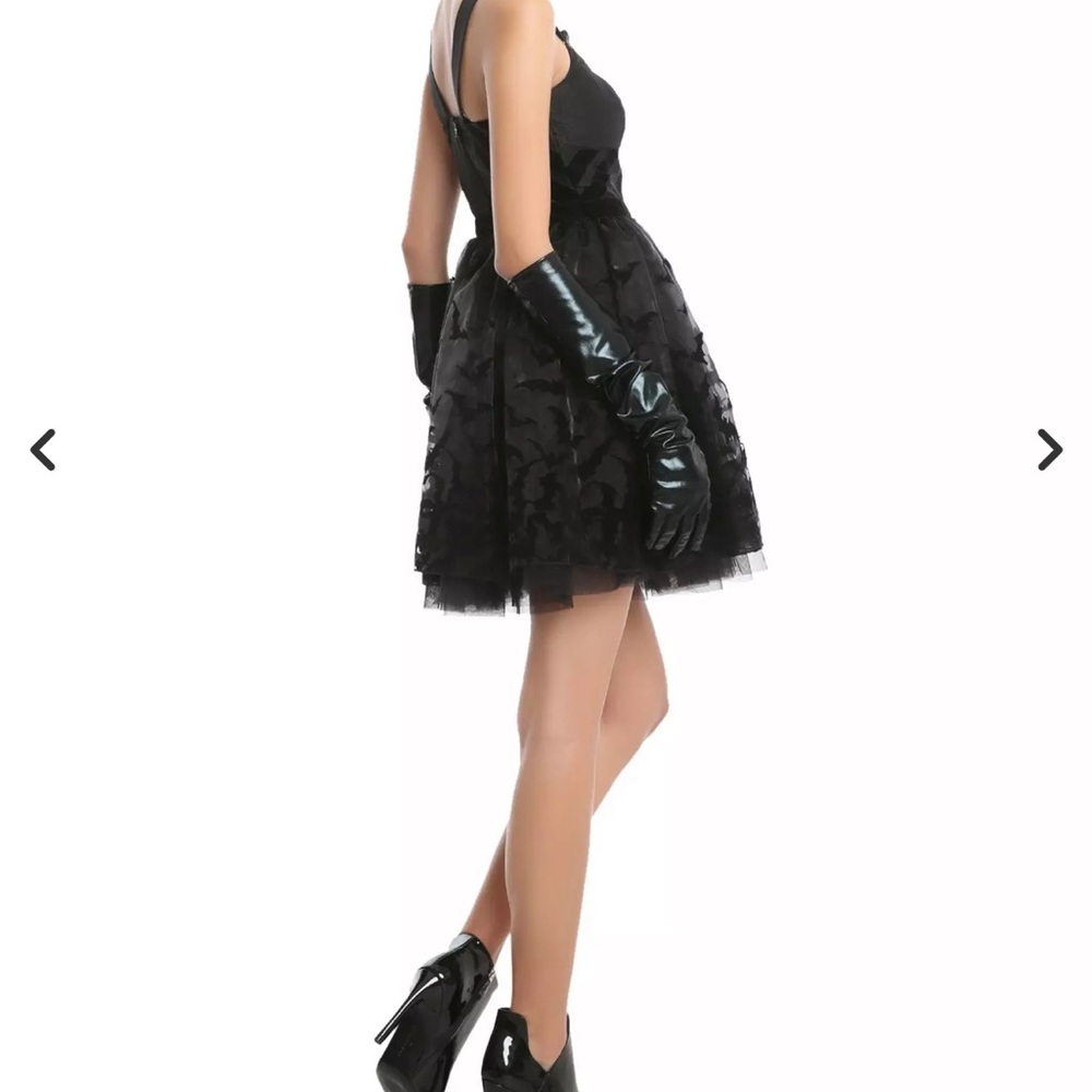 DC Comics x Hot topic Batman formal dress - Picture 7 of 8